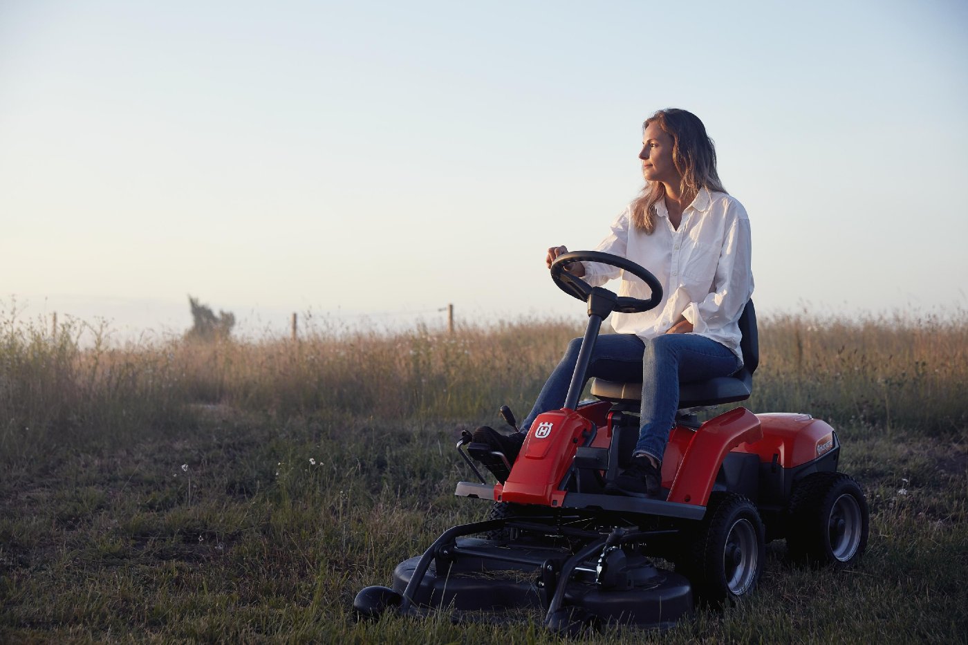 Husqvarna Akku-Frontmäher R 112iC inkl. Mähdeck Combi 85, Akku und Ladegerät – Modell 2025