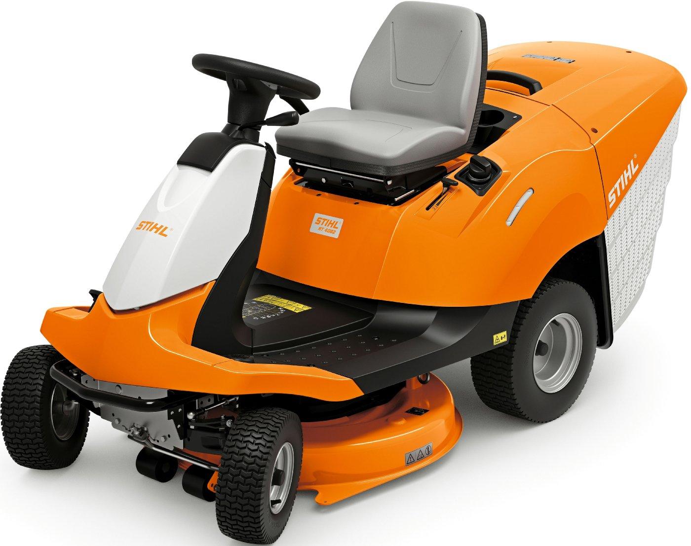 STIHL Aufsitzmäher RT 4082 – Winterpaket mit Schneeschild und Schneeketten (Modell 2025)